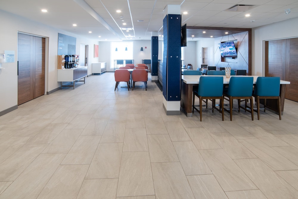 holiday inn express and suites moose jaw an ihg hotel