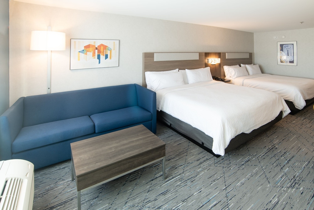 holiday inn express and suites moose jaw an ihg hotel