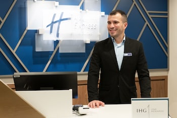 Holiday Inn Express And Suites Moose Jaw, An Ihg Hotel,Saskatoon>>Moose Jaw,2.5 star