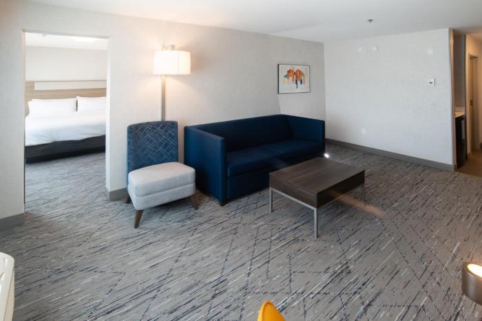holiday inn express and suites moose jaw an ihg hotel