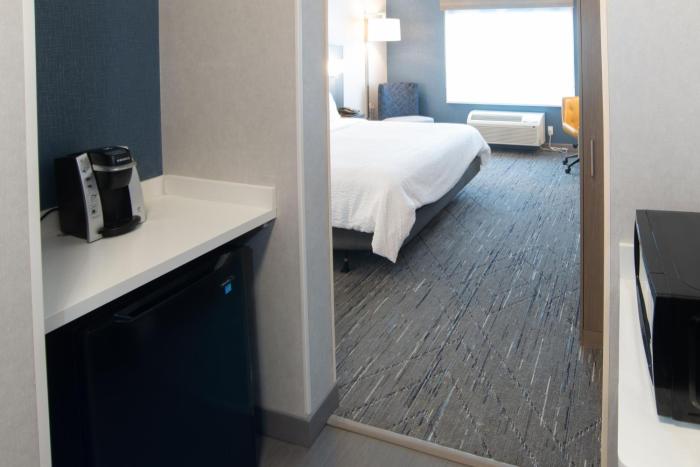 holiday inn express and suites moose jaw an ihg hotel