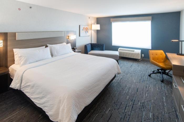holiday inn express and suites moose jaw an ihg hotel