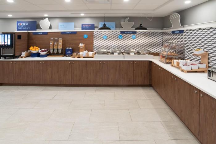 holiday inn express and suites moose jaw an ihg hotel