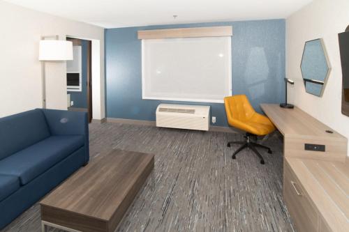holiday inn express and suites moose jaw an ihg hotel