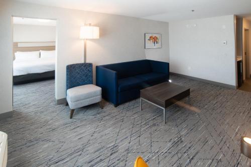 holiday inn express and suites moose jaw an ihg hotel