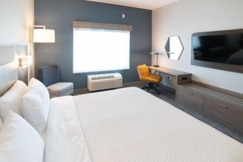 holiday inn express and suites moose jaw an ihg hotel