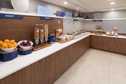 holiday inn express and suites moose jaw an ihg hotel