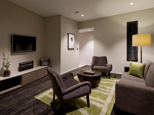 the glen hotel and suites