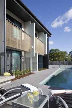 The Glen Hotel & Suites,Eight Mile Plains>>Brisbane,5 star