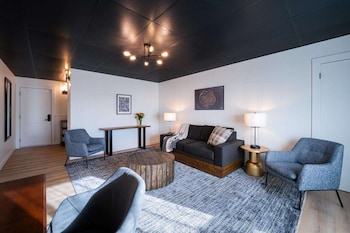 Trailhead By Weekender,Tupper Lake>>Franklin County,2 star