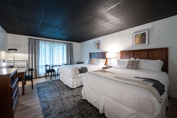 Trailhead By Weekender,Tupper Lake>>Franklin County,2 star