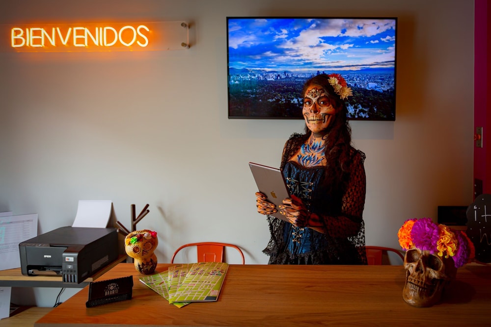 barrio downtown mexico city hostel