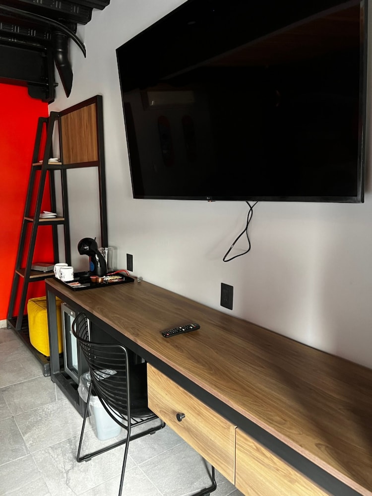 barrio downtown mexico city hostel