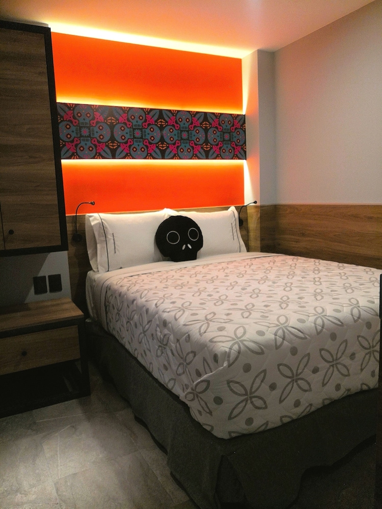 barrio downtown mexico city hostel