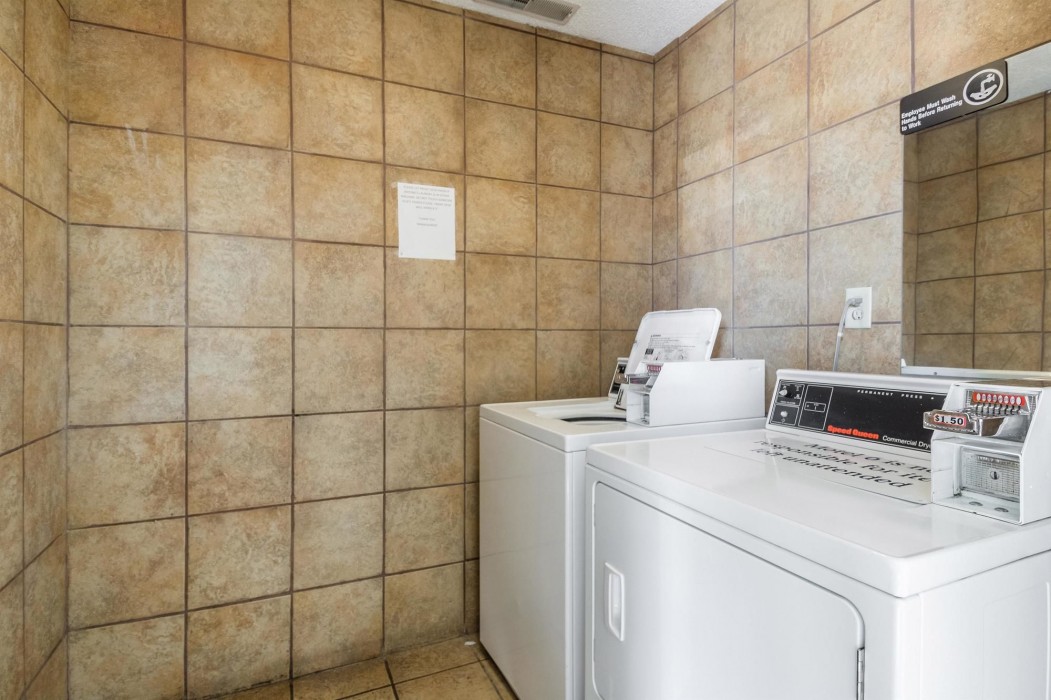Hotel 465 By Regency Inn & Suites,Indianapolis>>Indiana,2 star