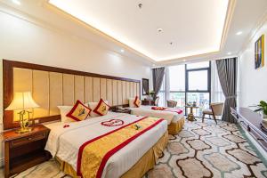 the shine 2 hotel and apartment