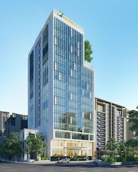 the shine 2 hotel and apartment