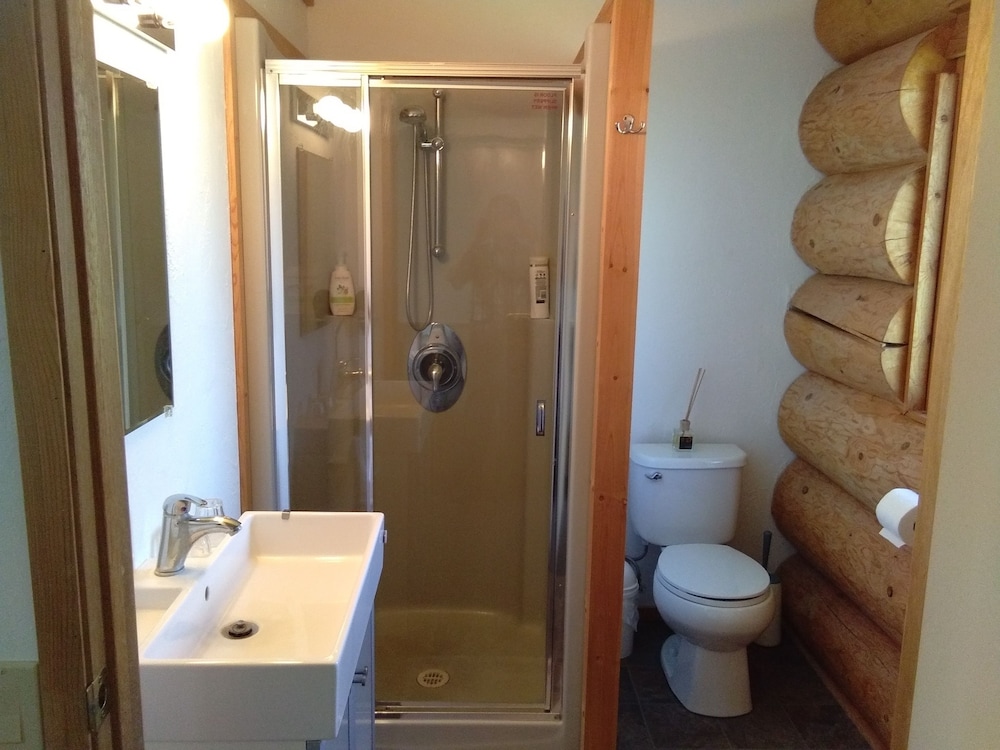 cariboo log guest house