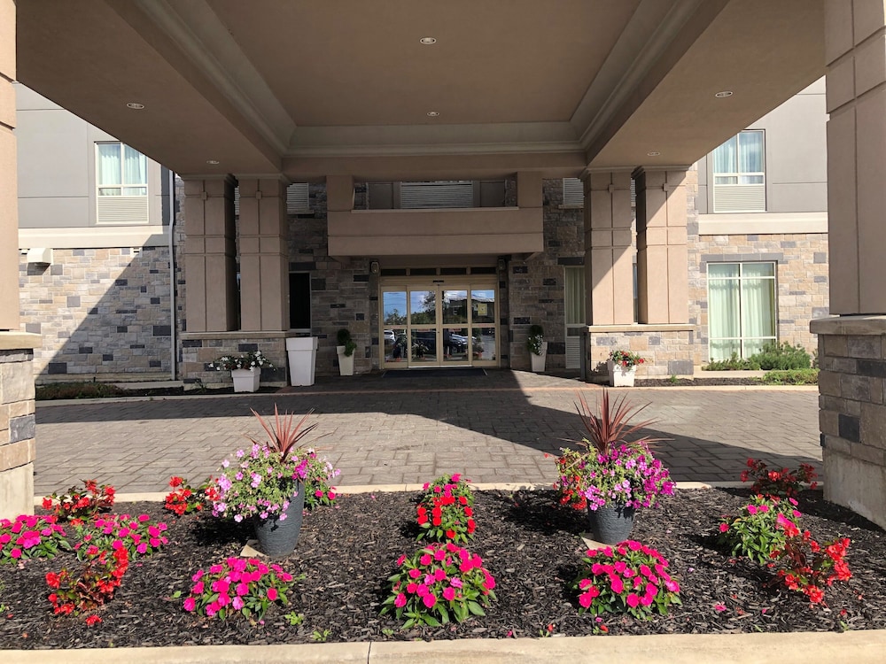 holiday inn express and suites thunder bay by ihg