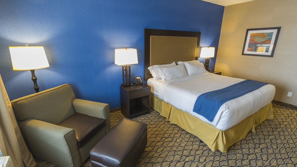 holiday inn express and suites thunder bay by ihg