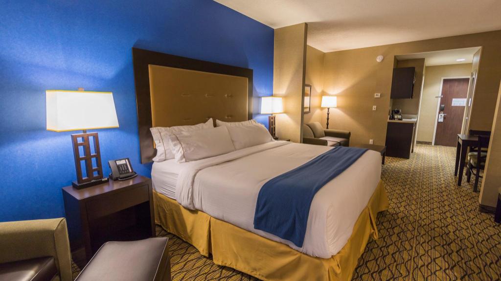 holiday inn express and suites thunder bay by ihg