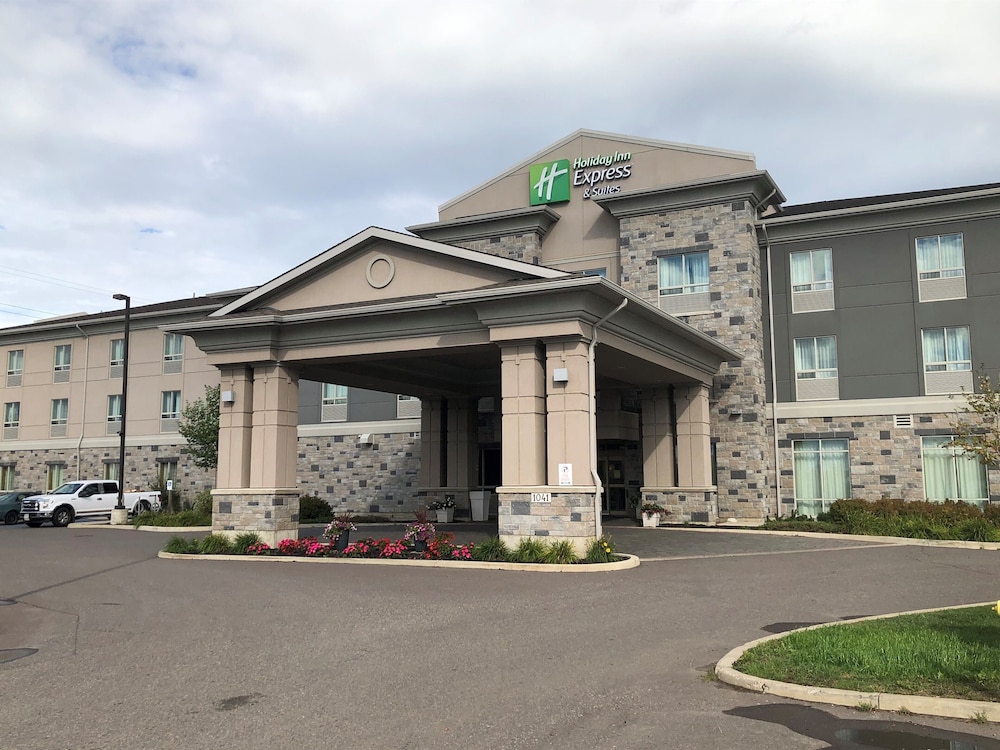 holiday inn express and suites thunder bay by ihg