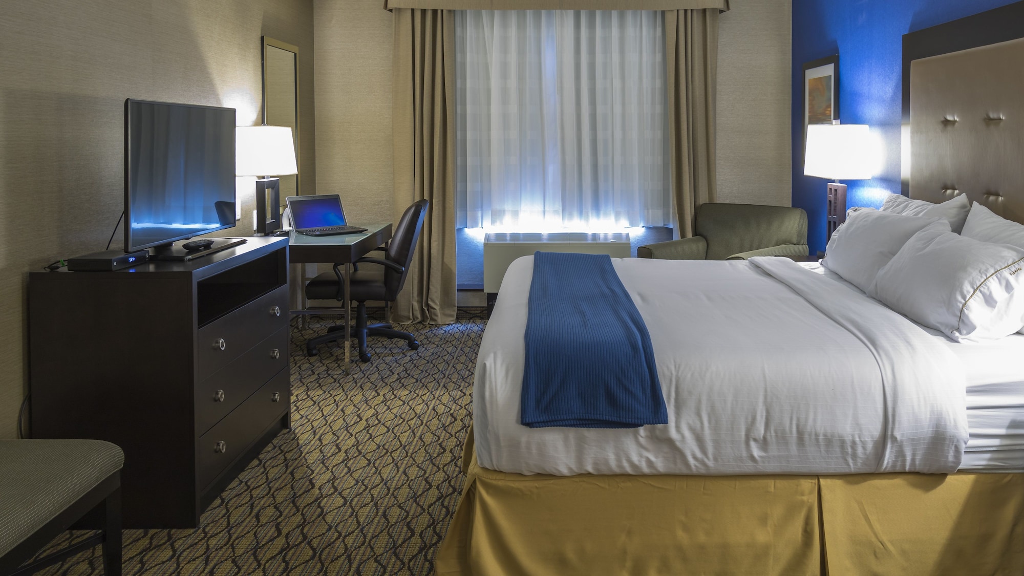 holiday inn express and suites thunder bay by ihg