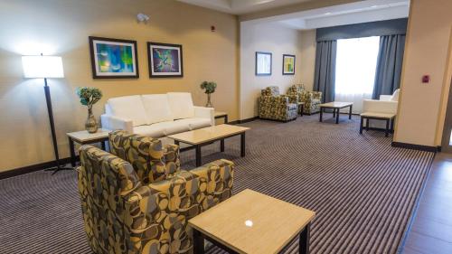 holiday inn express and suites thunder bay by ihg