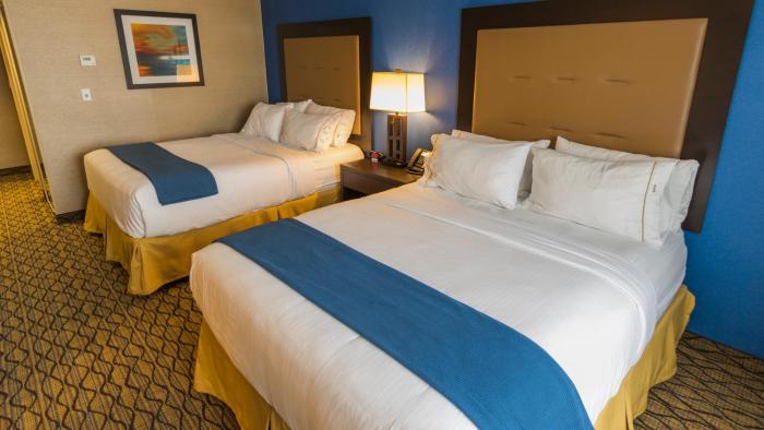 holiday inn express and suites thunder bay by ihg