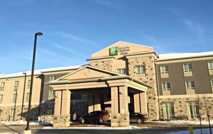 holiday inn express and suites thunder bay by ihg