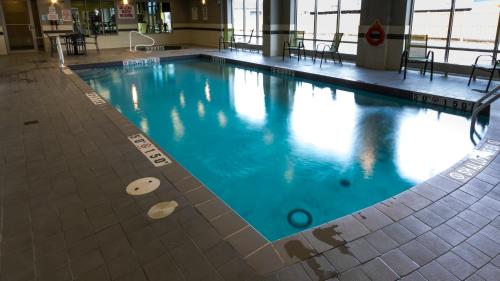 holiday inn express and suites thunder bay by ihg