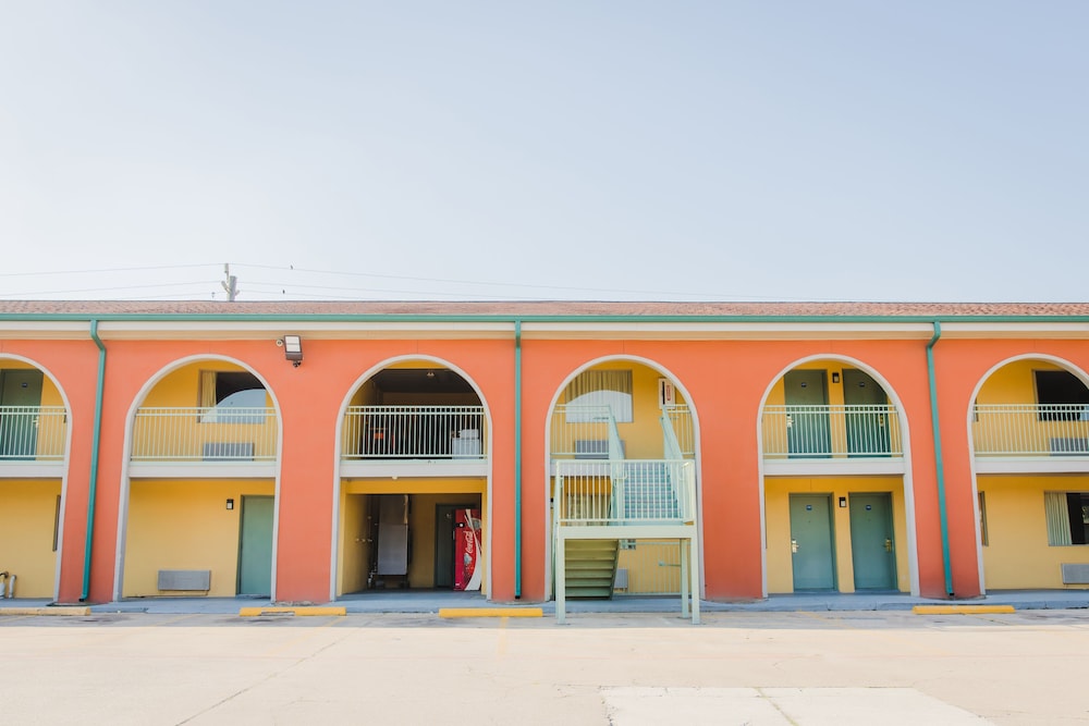 express inn gulf bank