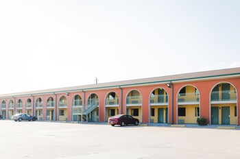 express inn gulf bank