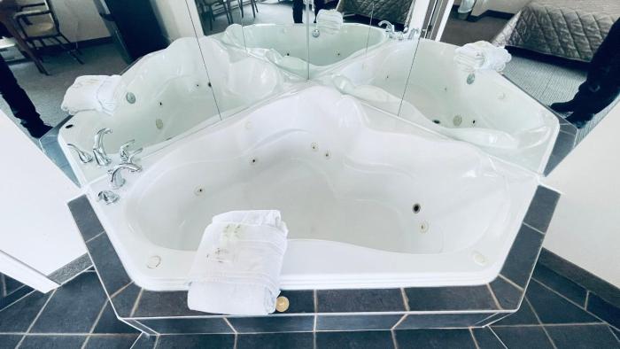 falcon motel brossard