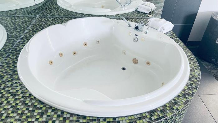 falcon motel brossard