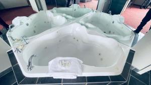 falcon motel brossard