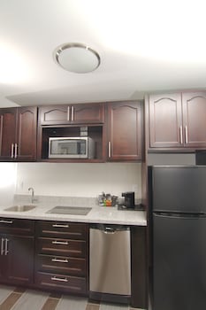 paradise inn and suites redwater