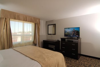 paradise inn and suites redwater