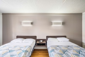 motel 6 dallas tx market center