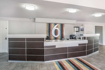 Motel 6 Dallas, Tx - Market Center,In Dallas,2 star