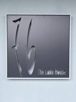 76thelakehouse