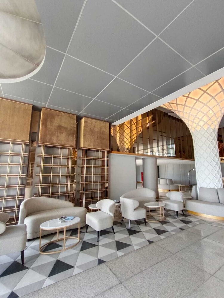 arshika bali sunset road