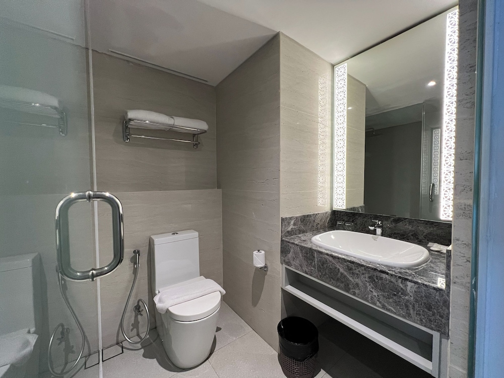 arshika bali sunset road