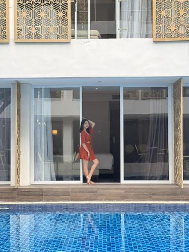 arshika bali sunset road