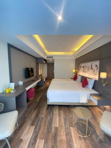 arshika bali sunset road