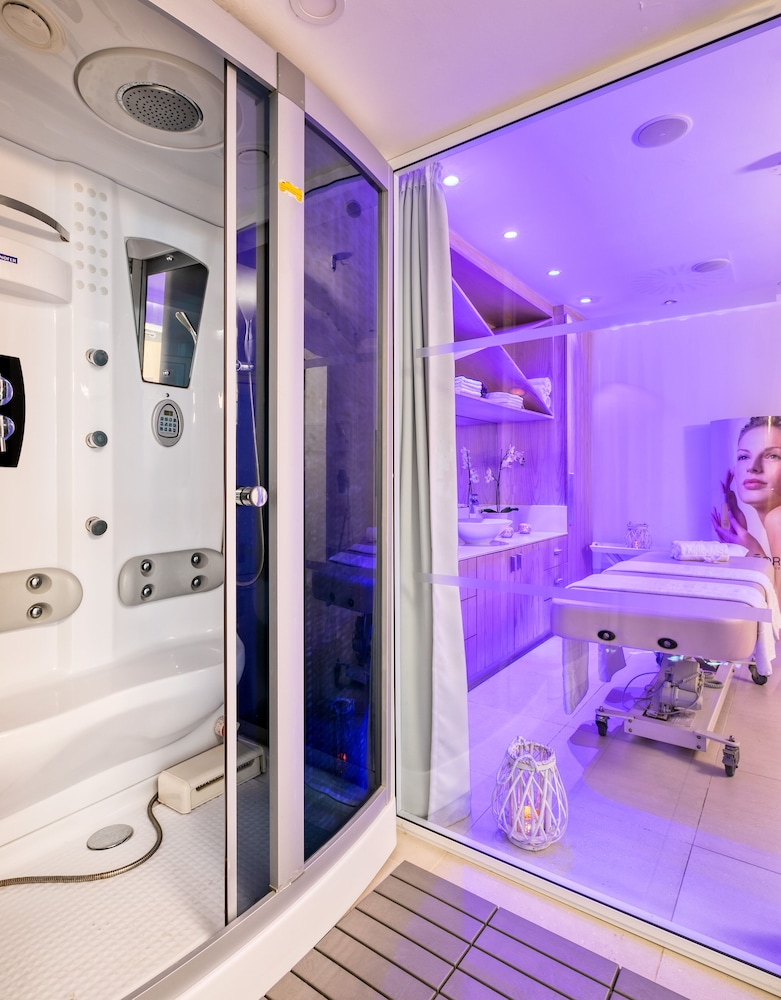 king jason protaras designed for adults by louis hotels