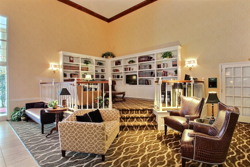 comfort suites appleton airport