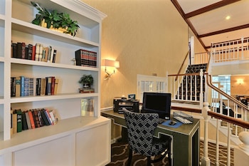 comfort suites appleton airport