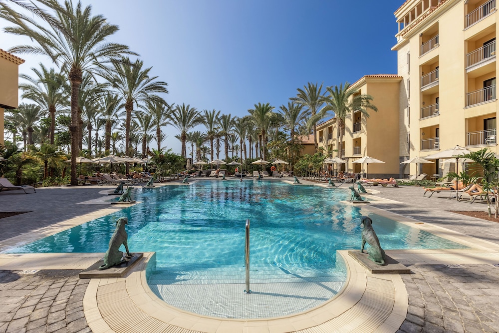unique club at lopesan costa meloneras resort