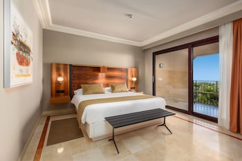 unique club at lopesan costa meloneras resort